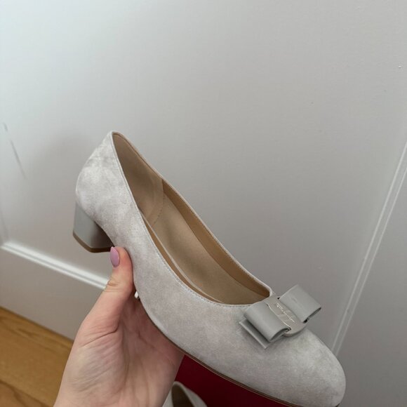 NWT Salvatore Ferragamo Vara 3cm Pumps Rhinoceros Gray Suede Calf Leather 40.5 - Picture 10 of 10